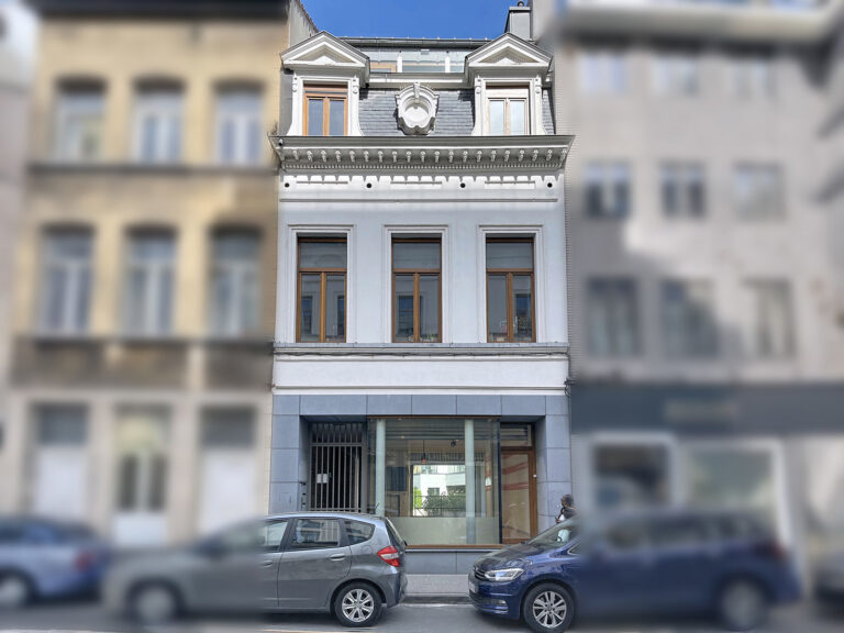 7650910_76889409.jpg