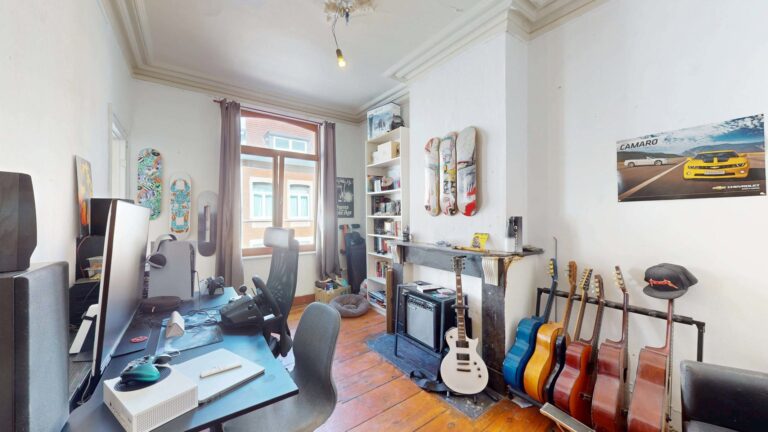 7652255_76901063.jpg